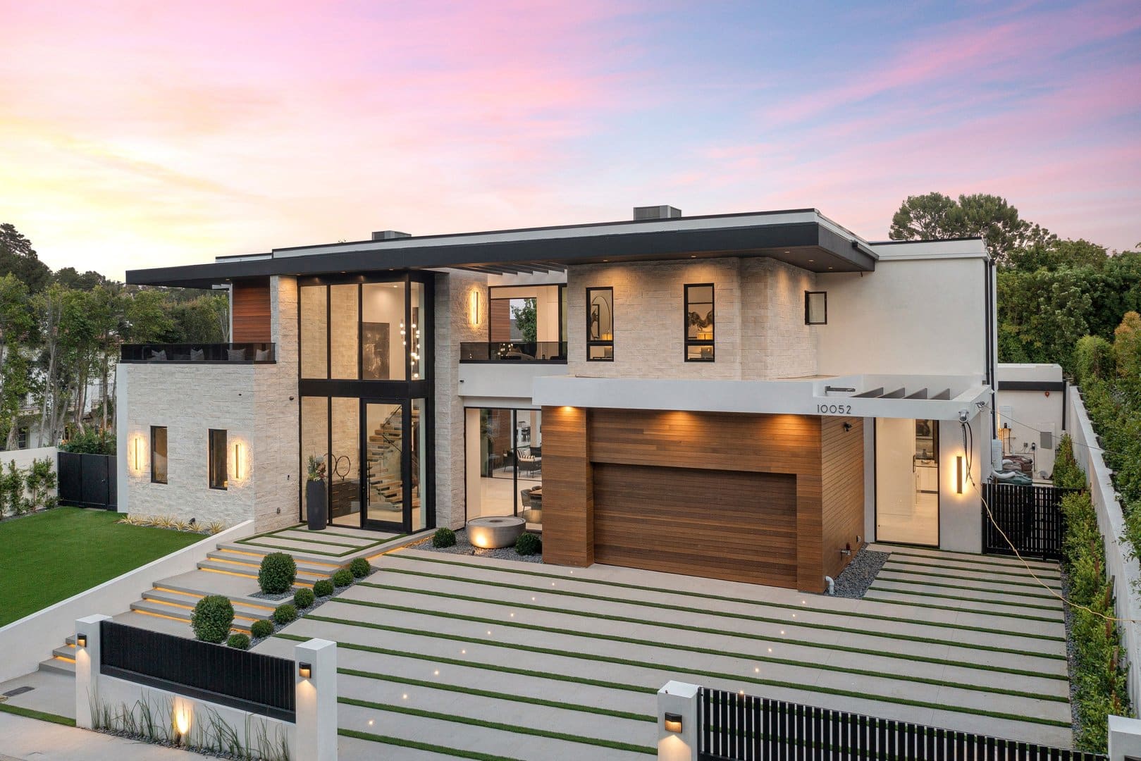 Luxury home exterior in Roswell GA - professional rug cleaning services in Atlanta